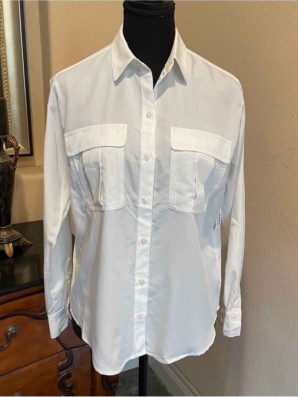 Old Navy Women’s White Solid Collared Button-Up Long Sleeve Shirt